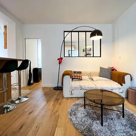 15th Arrondissement Charm Oasis 아파트 *